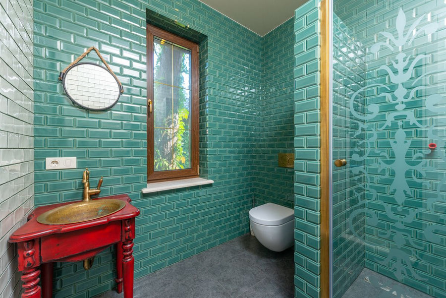 Green total-look bathroom